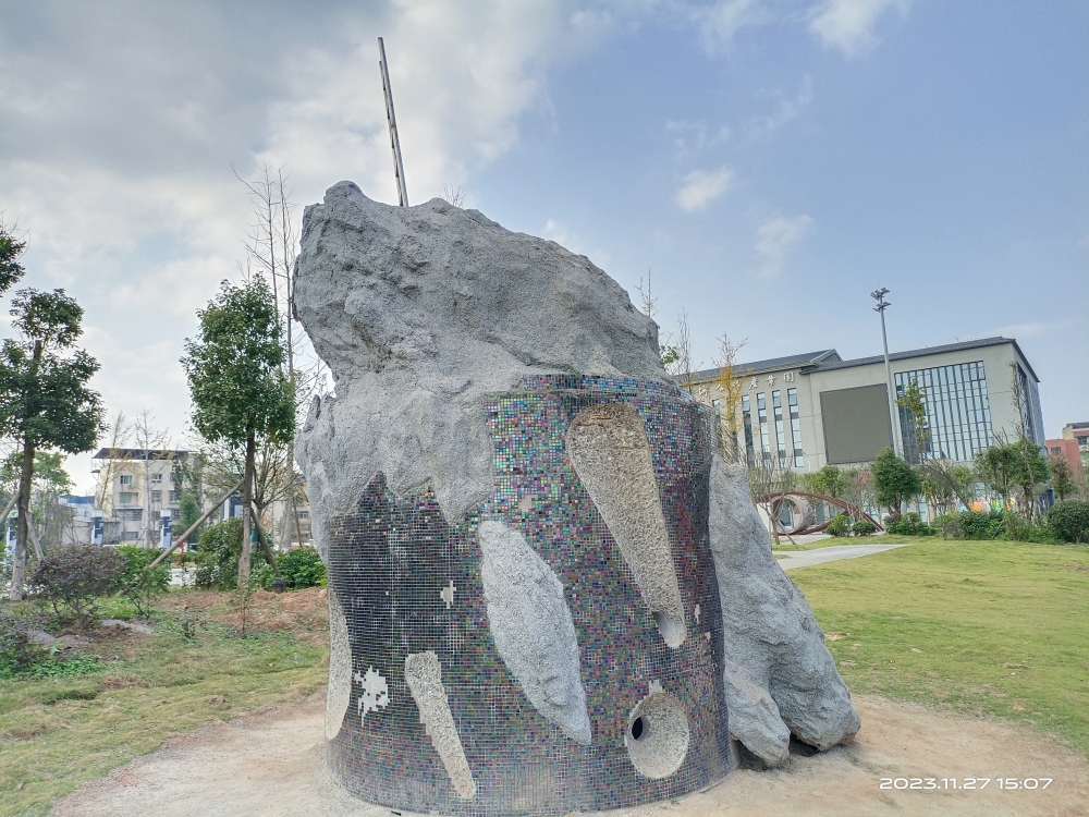 重庆大足混响水泥雕塑江城设计师项目