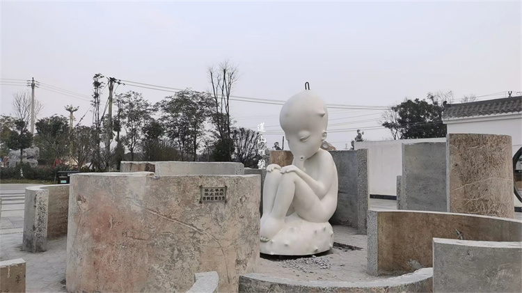 重庆大足GRC抽象人物雕塑