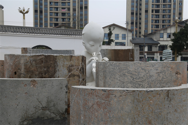 重庆大足GRC抽象人物雕塑