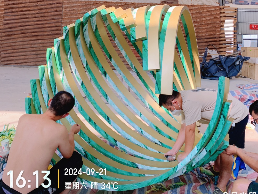 湖南长沙翡翠天序展示区不锈钢雕塑